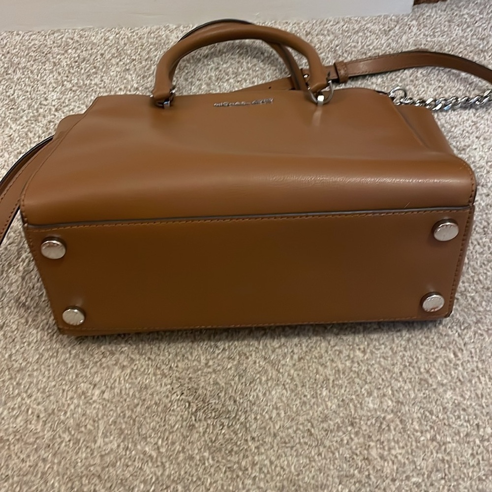 Michael Kors Tan Hand Bag - Picture 5 of 12